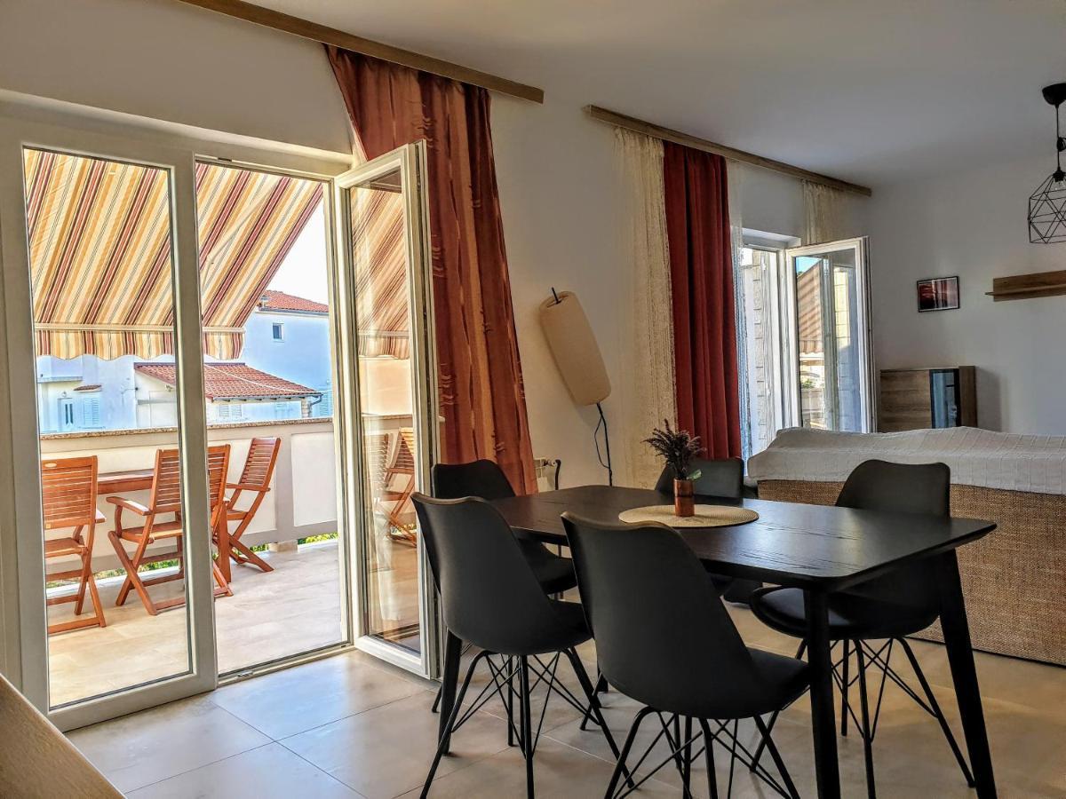 Apartments Ribaric Palit Eksteriør bilde