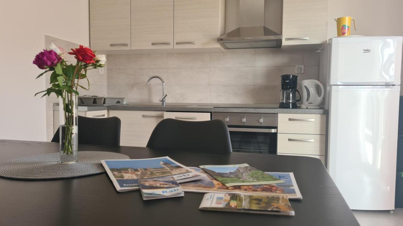 Apartments Ribaric Palit Eksteriør bilde